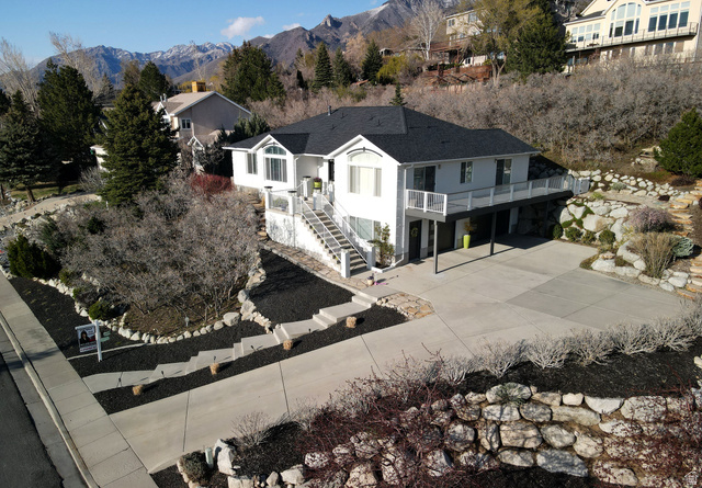 10193 Majestic Canyon Road Sandy, UT 84092 - Photo 4 of 52