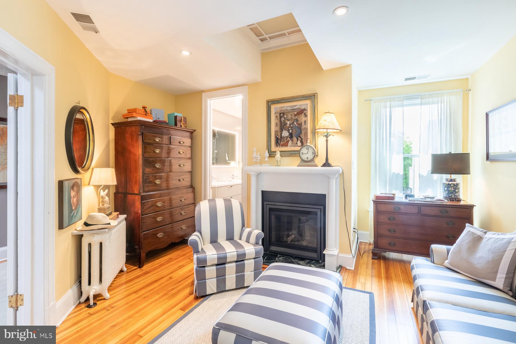 1854 Kalorama Road Northwest Washington, DC 20009 - Photo 28 of 43 Dressing room and owners lounge with primary bath