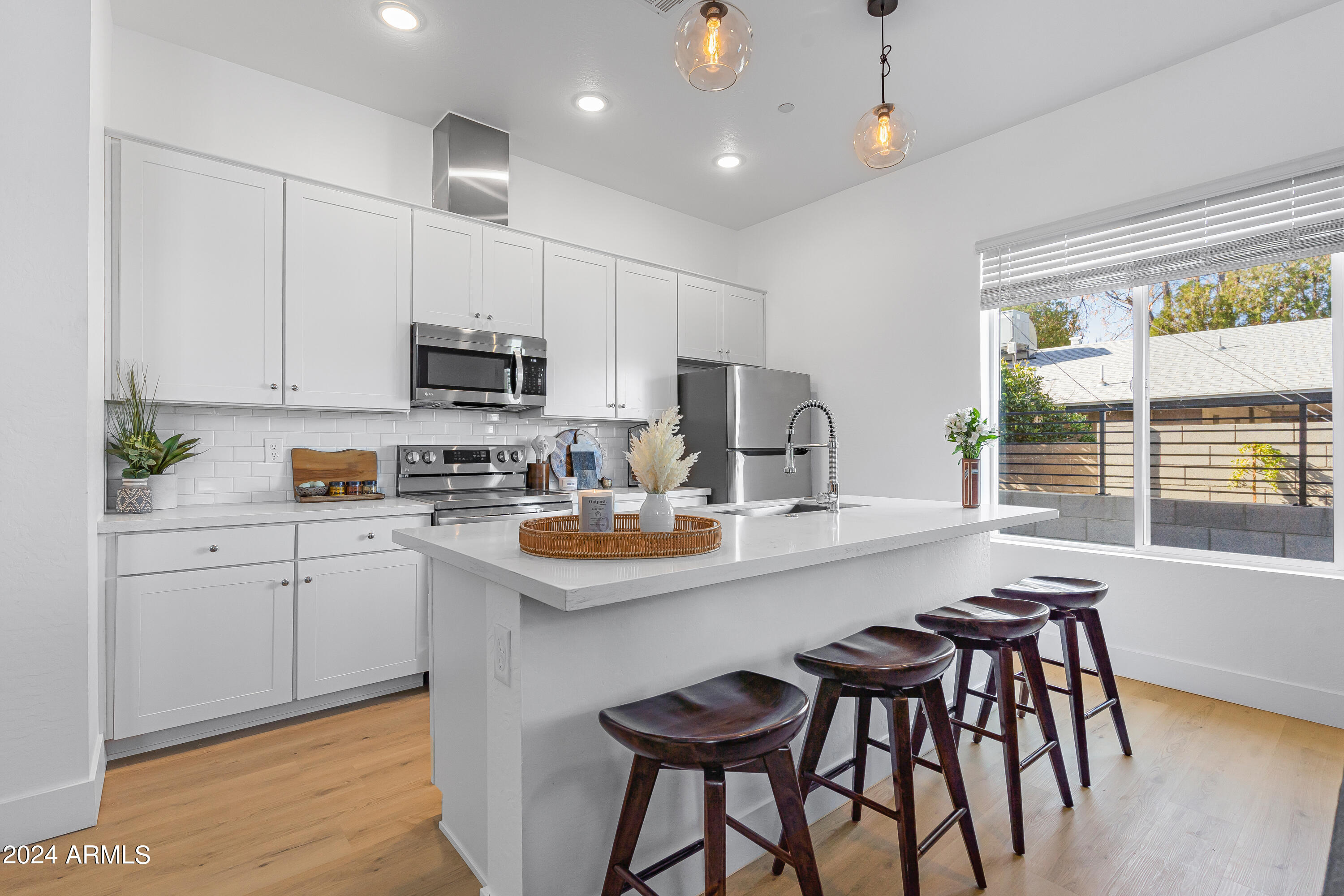 1247 East Colter Street, Unit 5 Phoenix, AZ 85014 - Photo 2 of 35 DSC00364