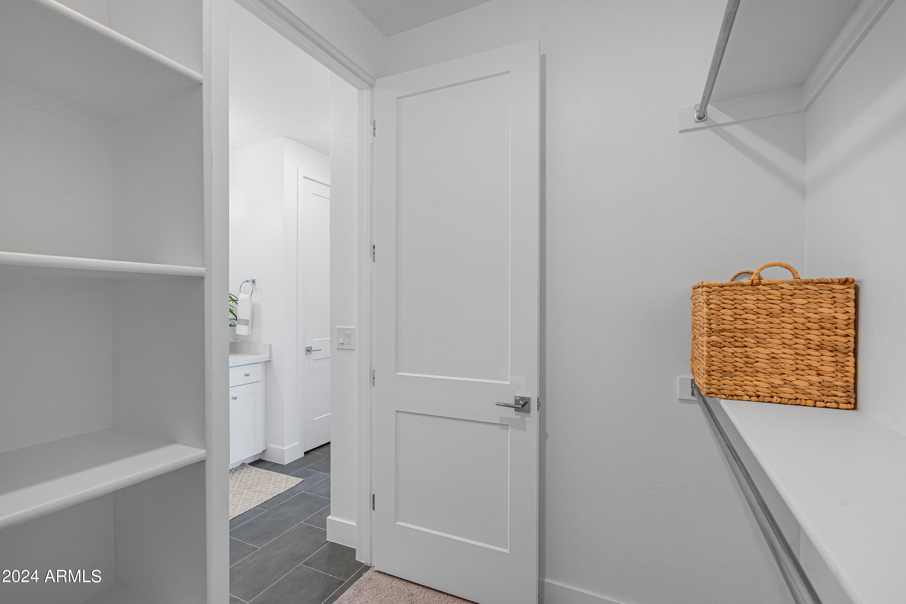 1247 East Colter Street, Unit 5 Phoenix, AZ 85014 - Photo 21 of 35 DSC00128