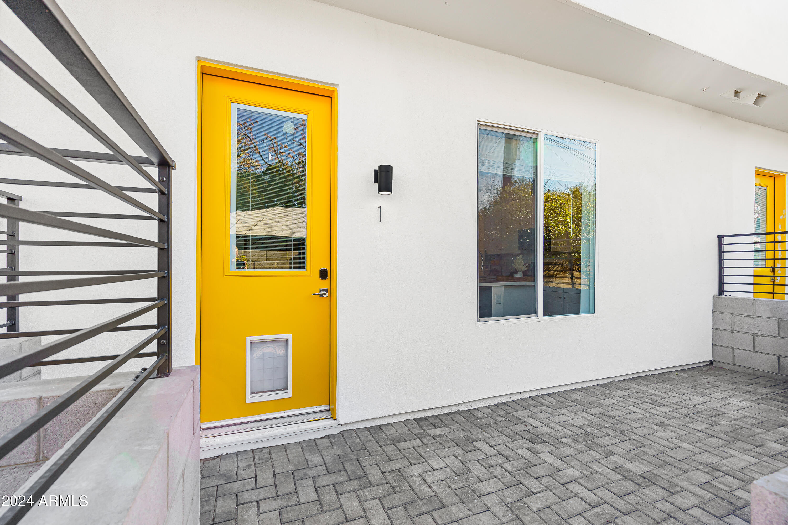 1247 East Colter Street, Unit 5 Phoenix, AZ 85014 - Photo 7 of 35 DSC00484