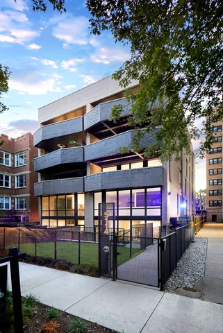 $875,000 | 5114 South Kenwood Avenue, Unit 4B, Chicago, IL 60615