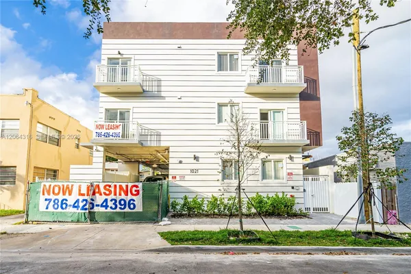 $2,450 | 1021 Northwest 1st Street, Unit 301, Miami, FL 33128