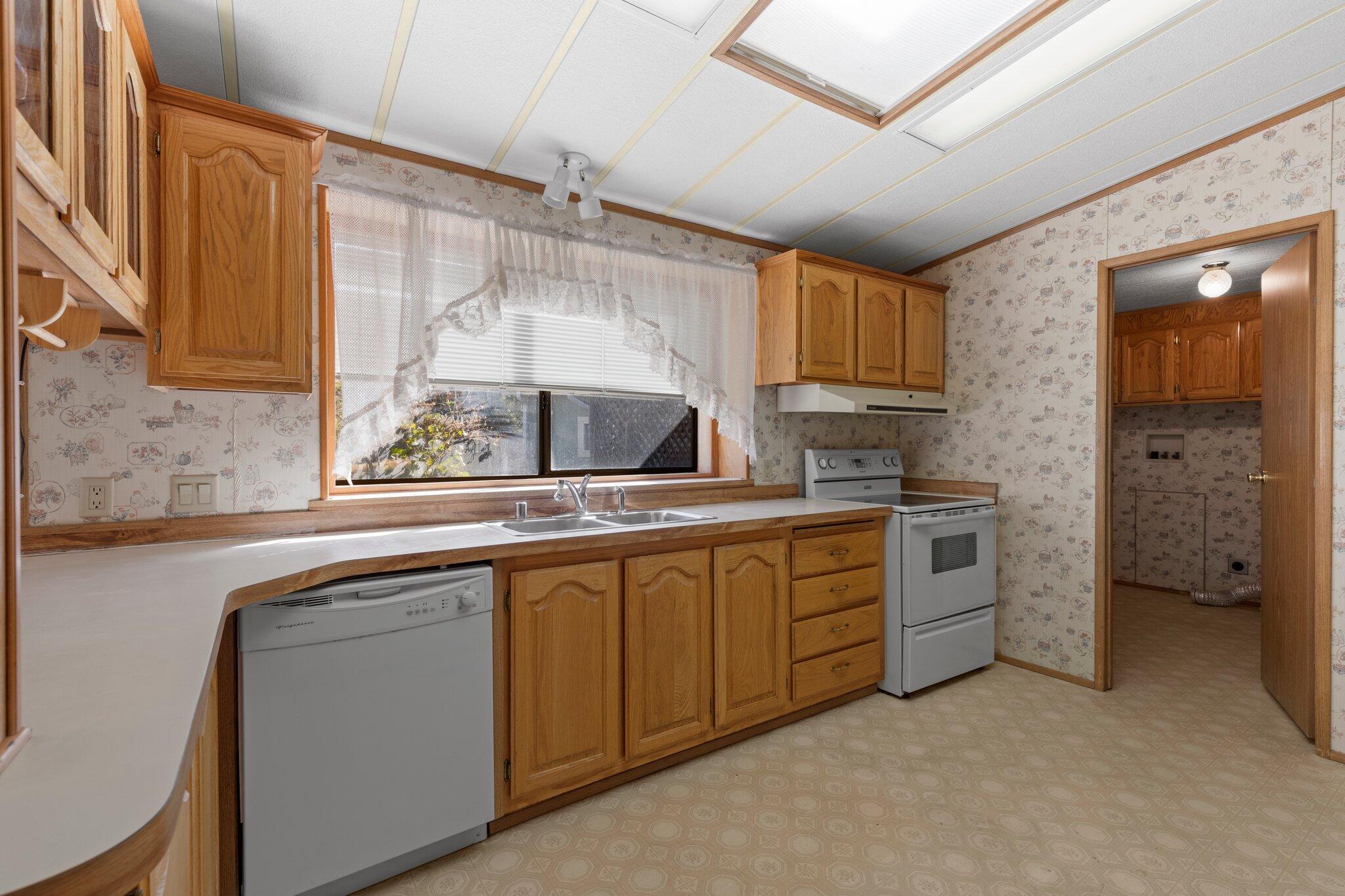 5705 Old Stage Road Central Point, OR 97502 - Photo 13 of 32 24-web-or-mls-WCIL0054