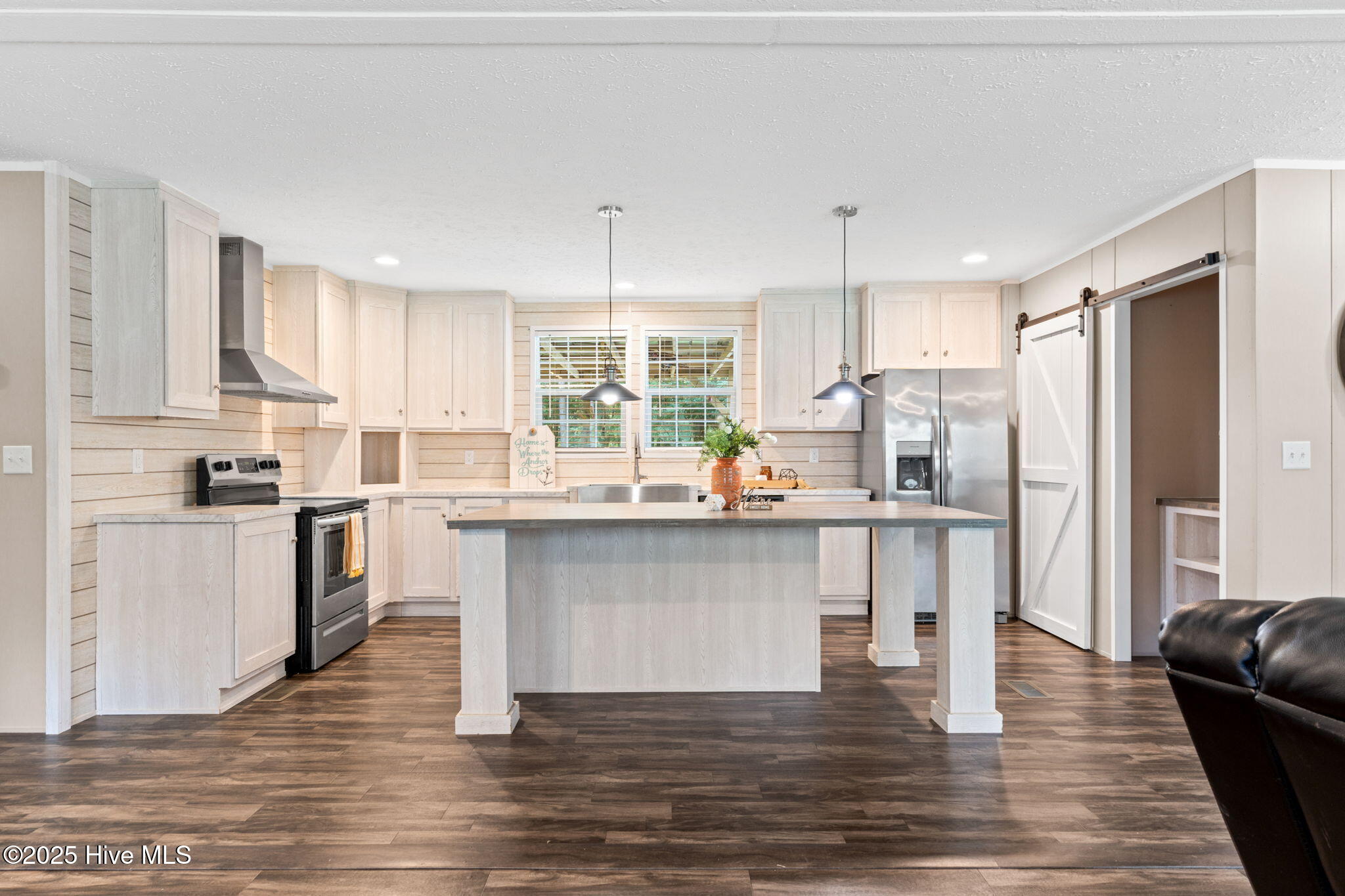 546 Pond Road Rocky Point, NC 28457 - Photo 14 of 48 Kitchen