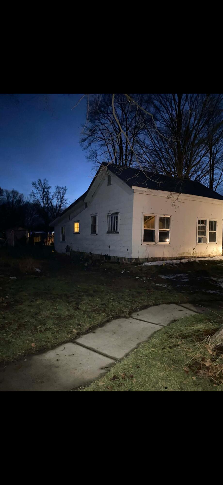 340 East Arbor Street Marcellus, MI 49067 - Photo 2 of 6 IMG_4923