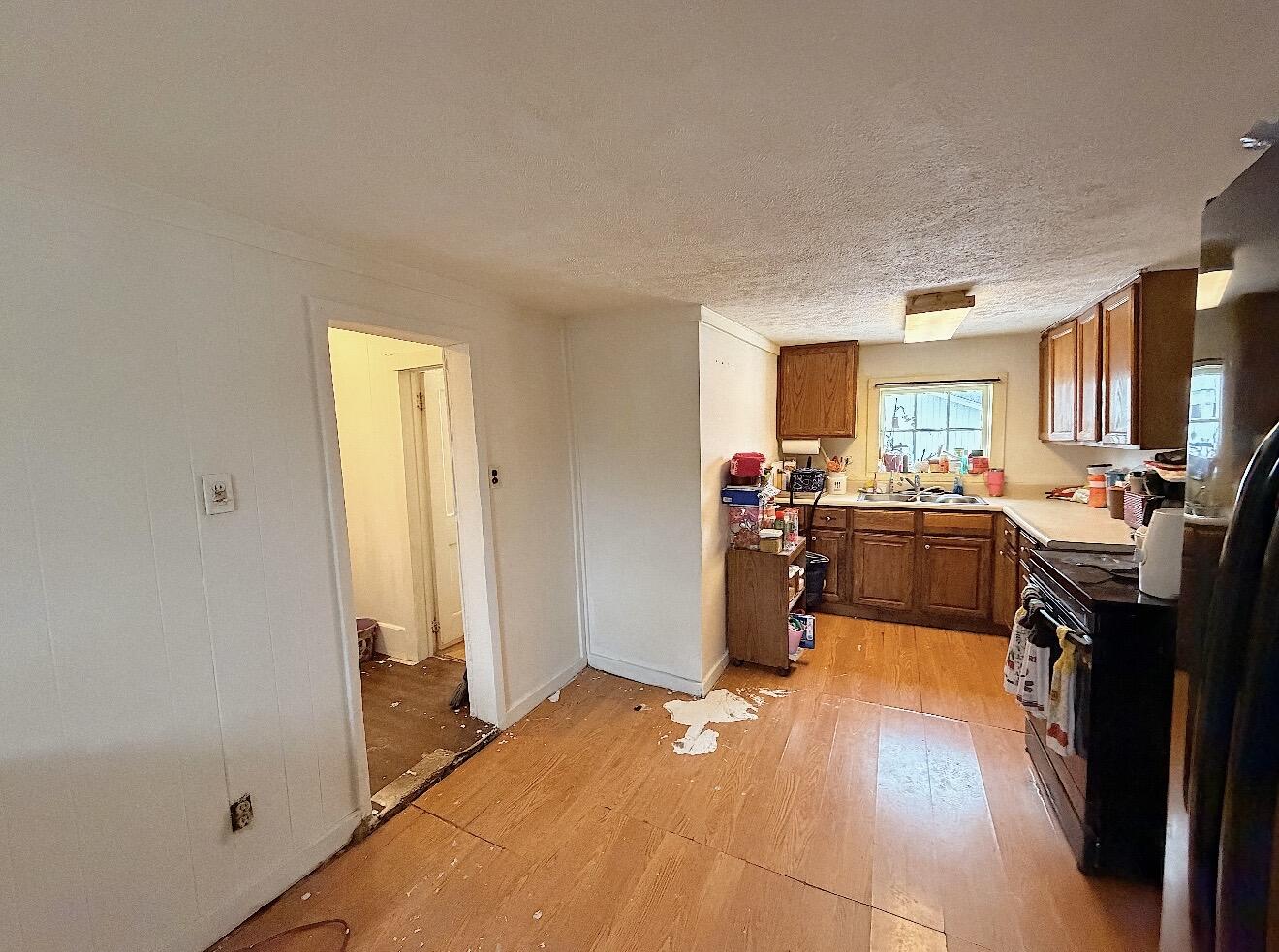 340 East Arbor Street Marcellus, MI 49067 - Photo 6 of 8 IMG_5254