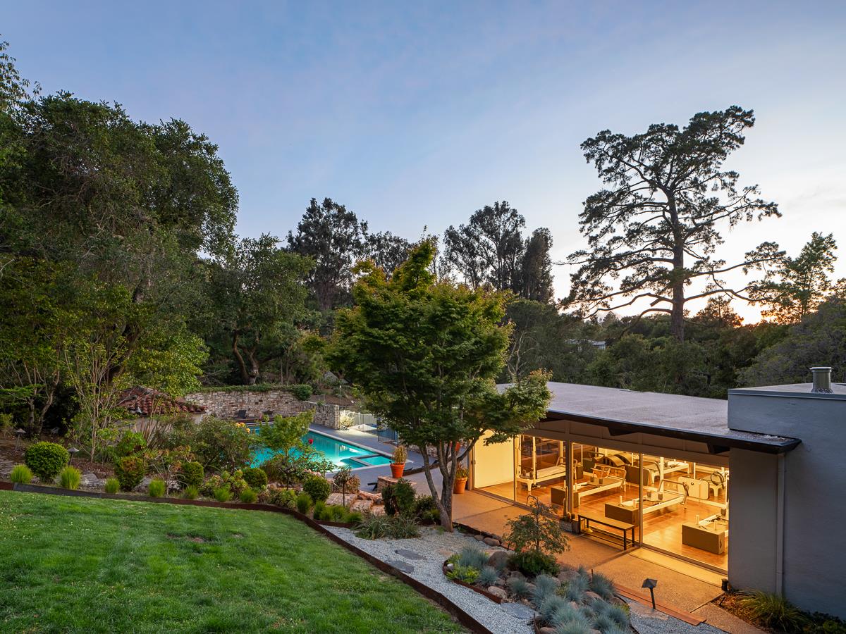 862 Chiltern Road Hillsborough, CA 94010 - Photo 56 of 58 Gallery Image 56