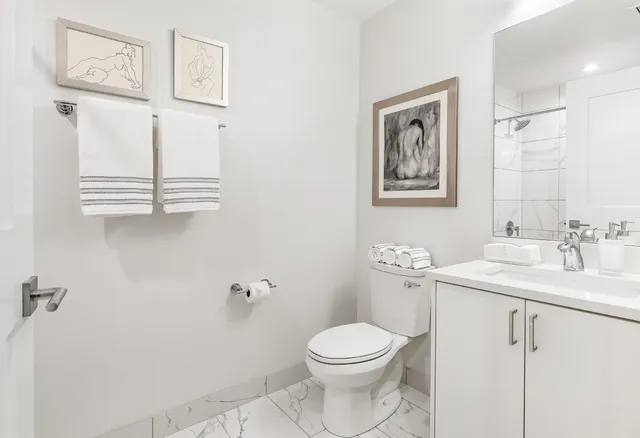 $2,695 | 435 Madison Street, Unit 506, Oak Park, IL 60302