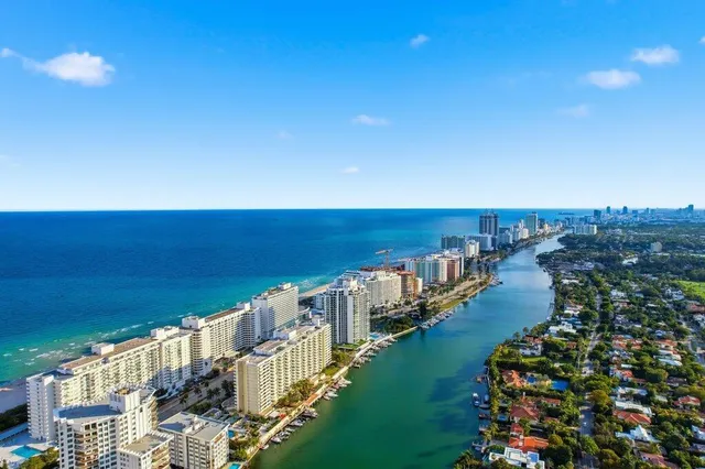 $3,000 | 5555 Collins Avenue, Unit 16P, Miami, FL 33140