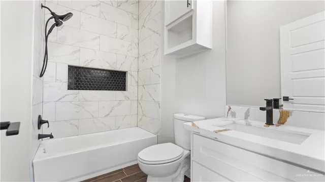 $285,000 | 2004 Hole Mission, Unit 6, Mission, TX 78572