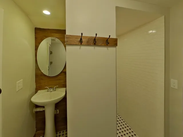 $2,009 | 16377 Duluth Avenue Southeast, Prior Lake, MN 55372