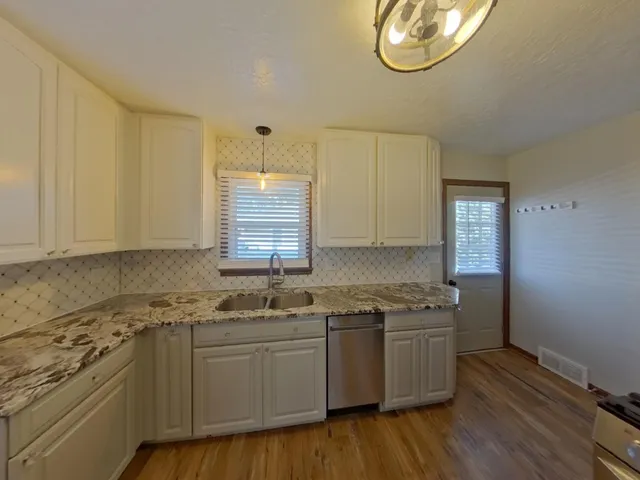 $2,009 | 16377 Duluth Avenue Southeast, Prior Lake, MN 55372