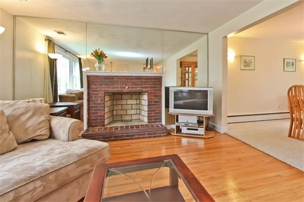32 Crest Road Framingham, MA 01702 - Photo 5 of 25 Gallery Image 5