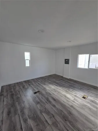 a view of empty room with window
