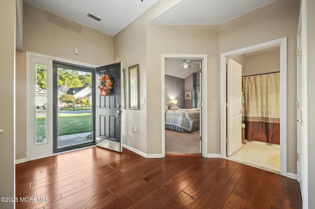 a picture of a wall with a white wall and white wall