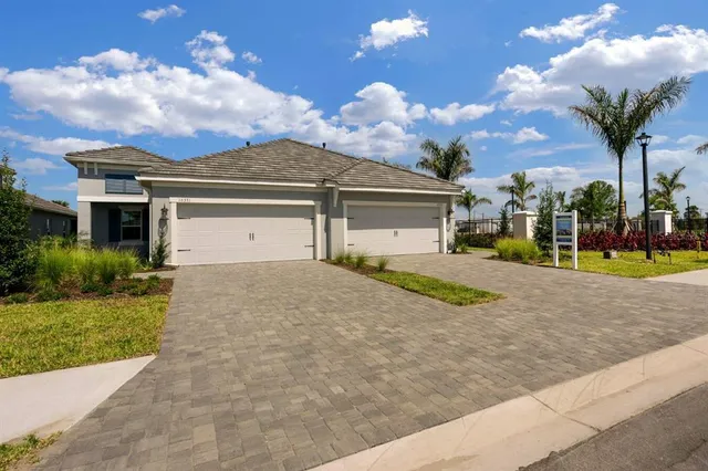 $2,595 | 2531 Beachcomber Inlt Loop, Unit CRYSTAL SAND, Lakewood Ranch, FL 34211