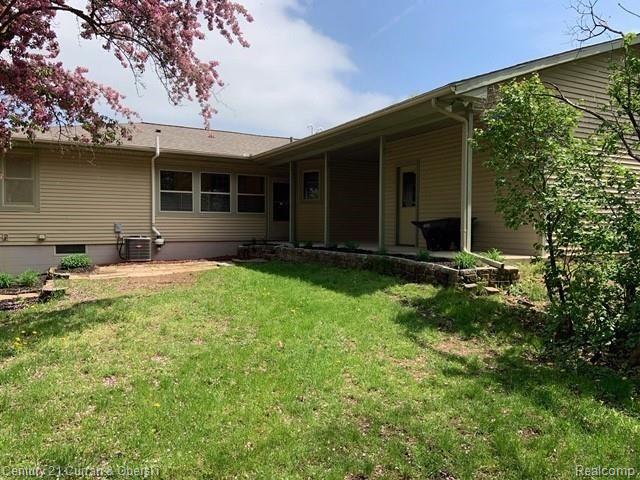 6060 Pinckney Road Pinckney, MI 48169 - Photo 5 of 31 3.jpg
