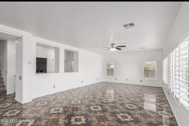 a view of empty room with window