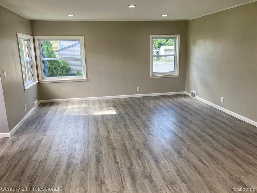 3581 Crooks Road Troy, MI 48084 - Photo 4 of 15