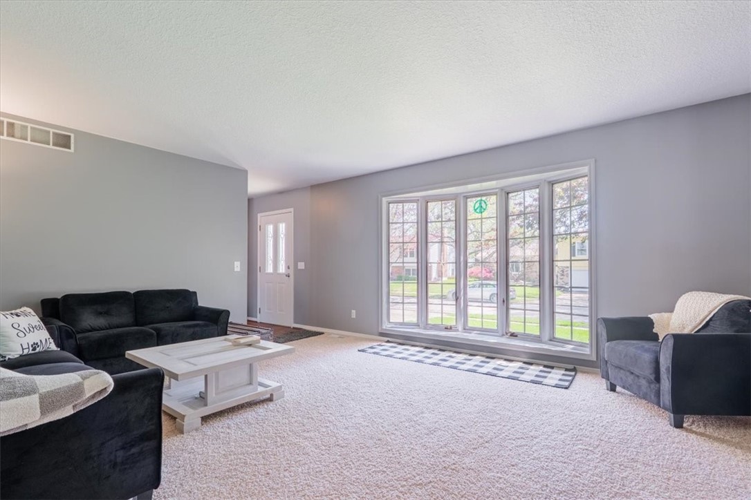 4525 North Adams Drive Decatur, IL 62526 - Photo 7 of 32