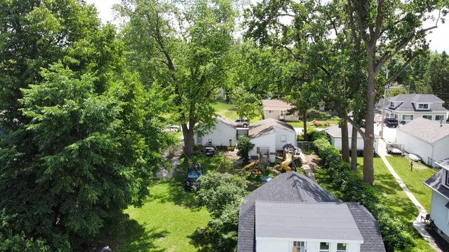 $2,000,000 | N28W26972 Woodland Drive, Pewaukee, WI 53072