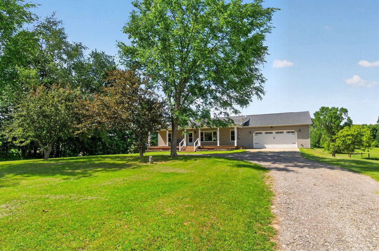 4722 Root Station Road Jackson, MI 49201 - Photo 4 of 47