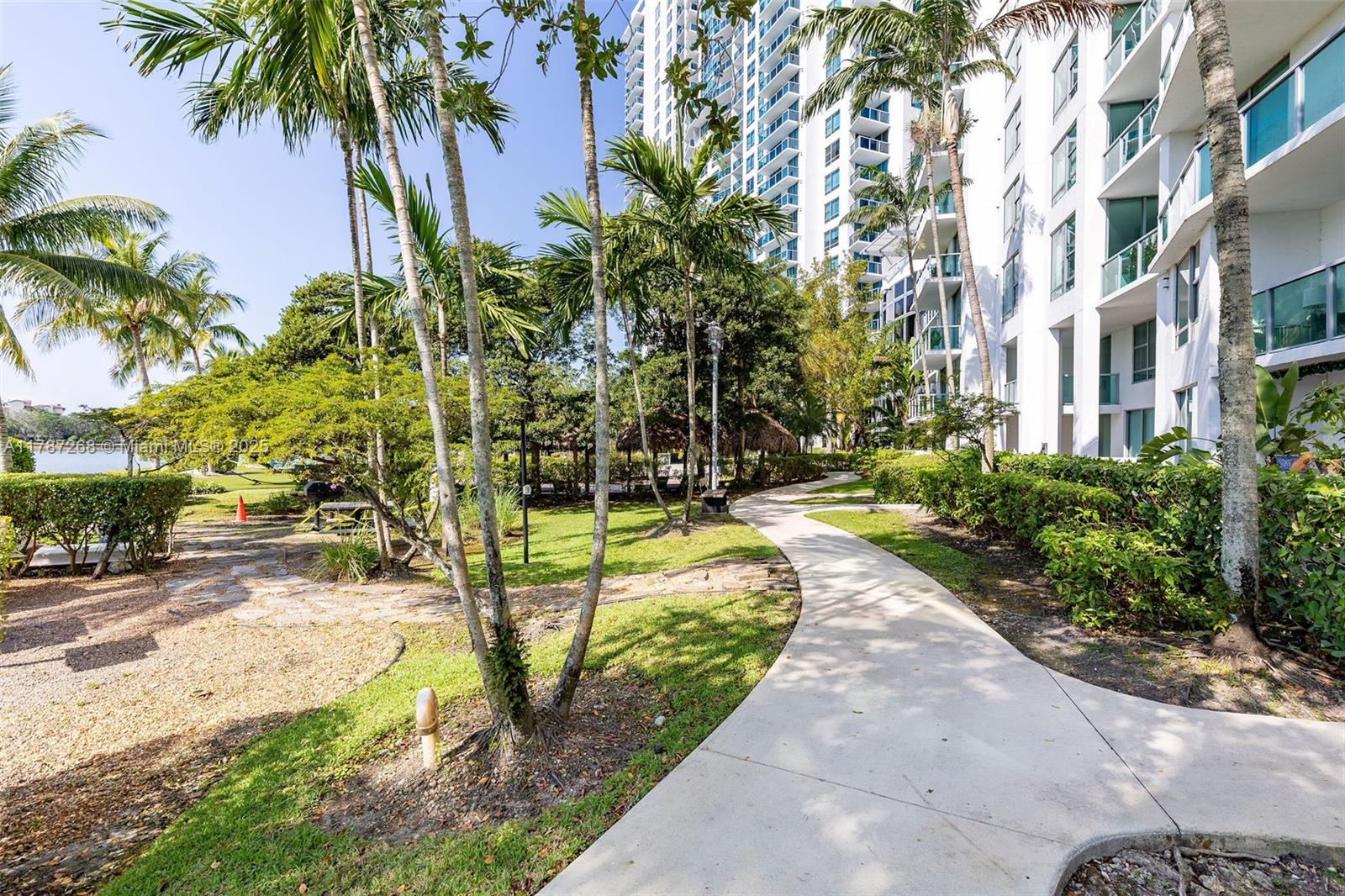 2681 North Flamingo Road, Unit TH4S Sunrise, FL 33323 - Photo 21 of 27