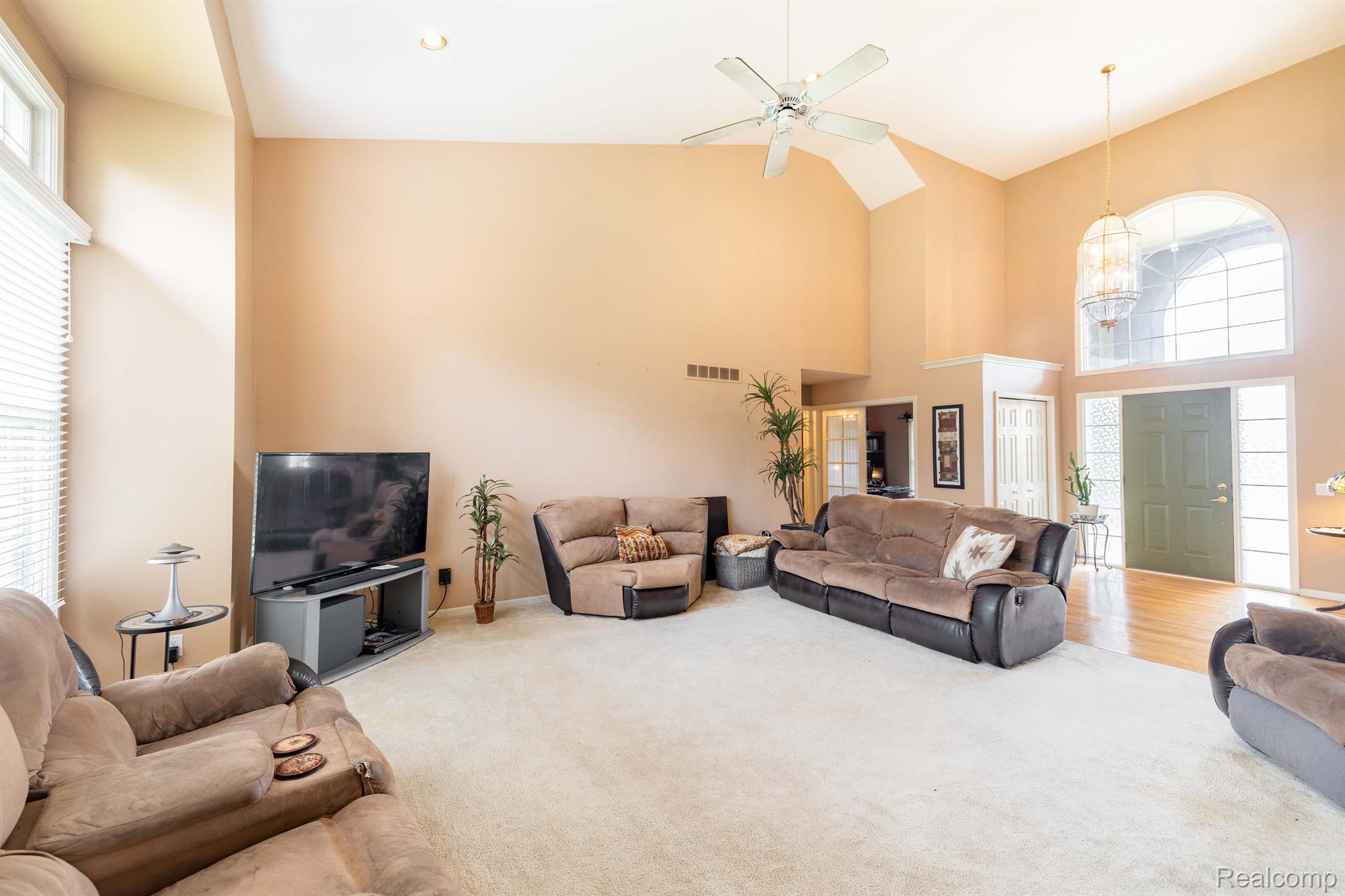 3932 Kaeleaf Road Lake Orion, MI 48360 - Photo 9 of 46 Gallery Image 9