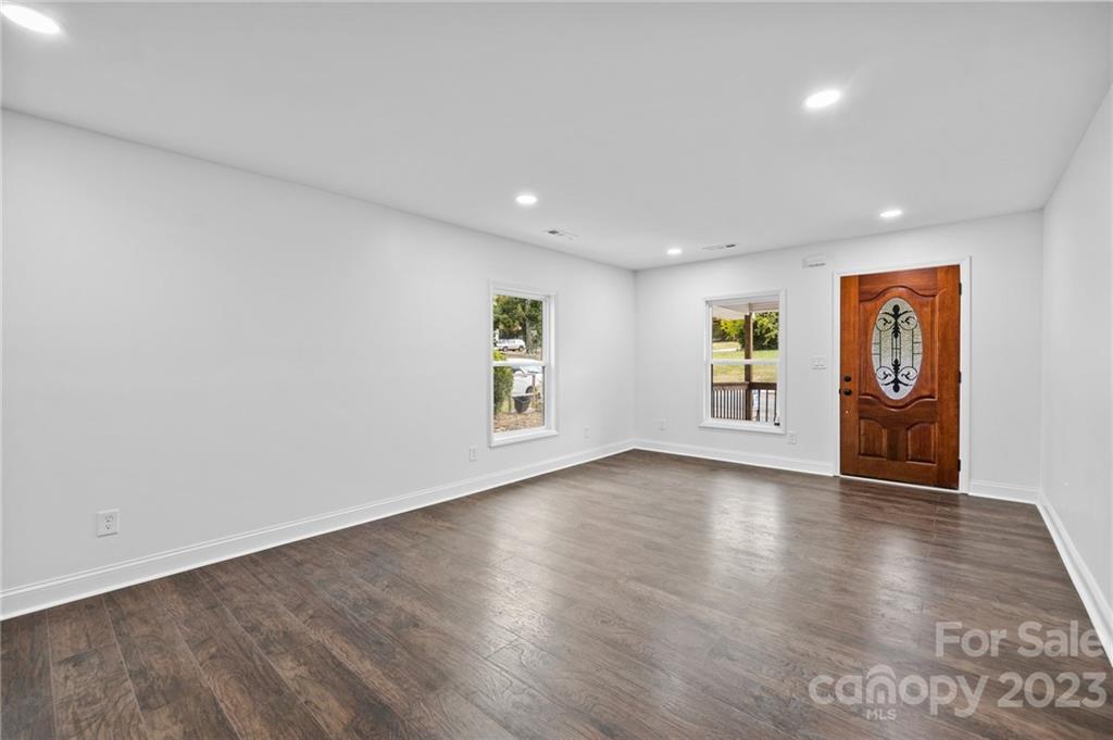 332 East Dunlap Street Lancaster, SC 29720 - Photo 6 of 31