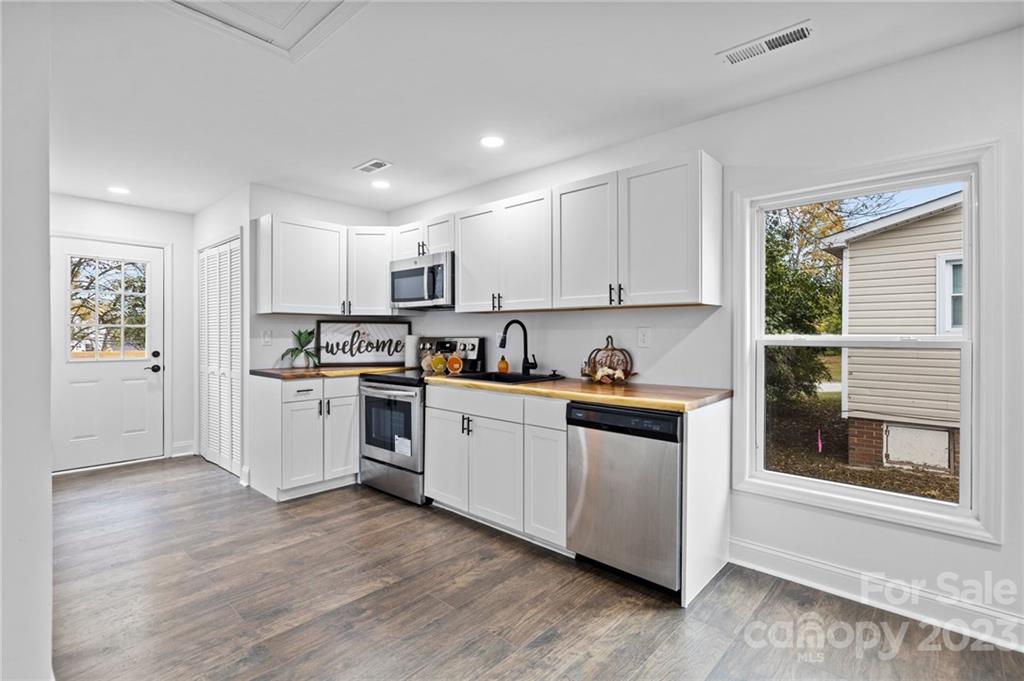 332 East Dunlap Street Lancaster, SC 29720 - Photo 7 of 31