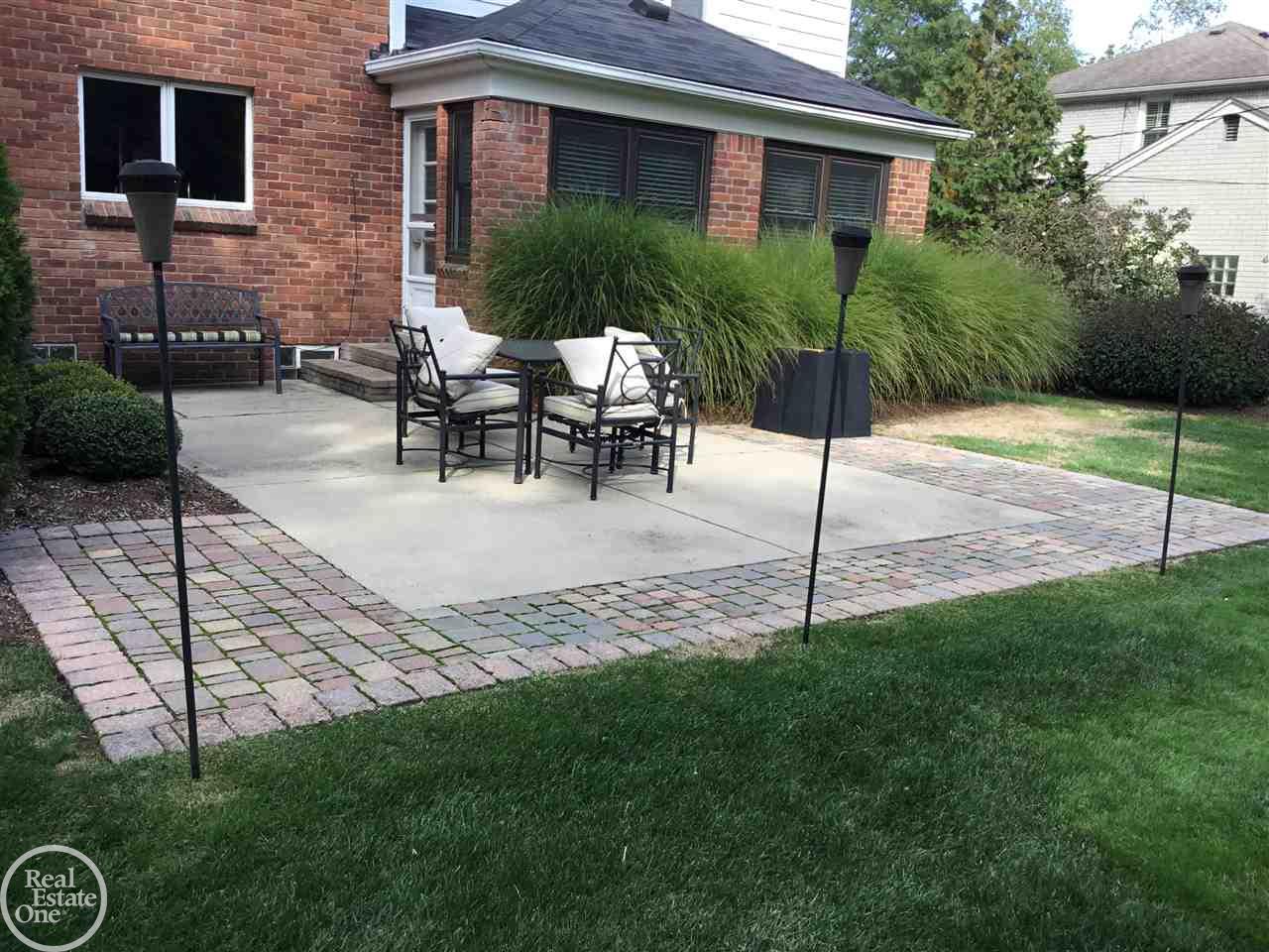 951 North Oxford Road Grosse Pointe Woods, MI 48236 - Photo 31 of 32