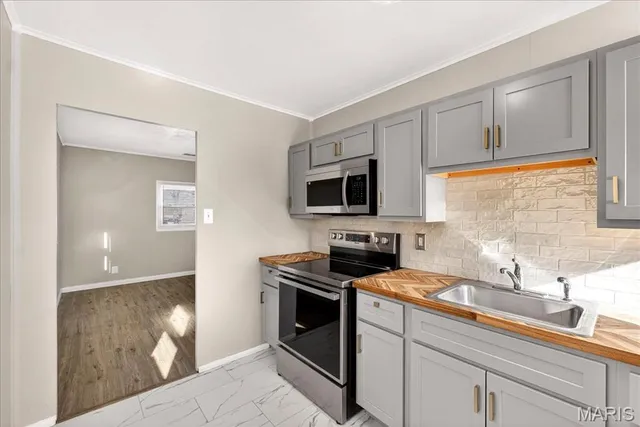 $170,000 | 202 Monica Drive, Sunset Hills, MO 63127