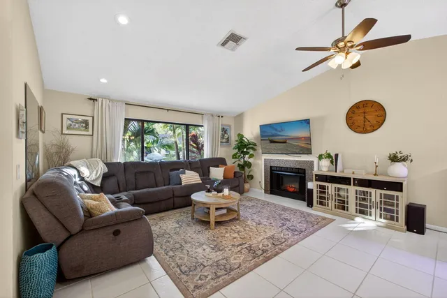 $559,900 | 154 Rosewood Circle, Jupiter, FL 33458