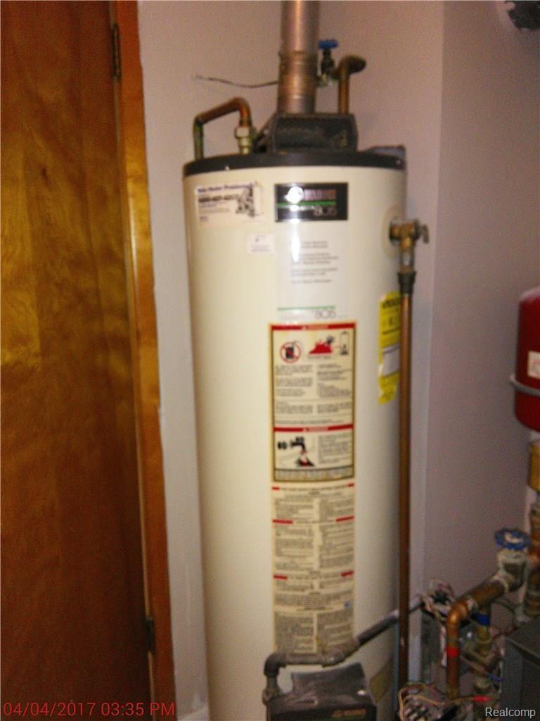 17485 Inkster Road Romulus, MI 48174 - Photo 17 of 24 IMG_20170404_153532.jpg
