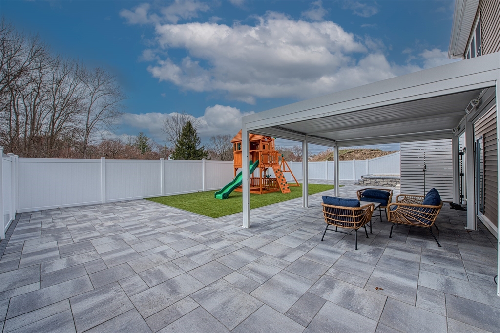 35 Metacomet Road, Unit 35 West Bridgewater, MA 02379 - Photo 11 of 42