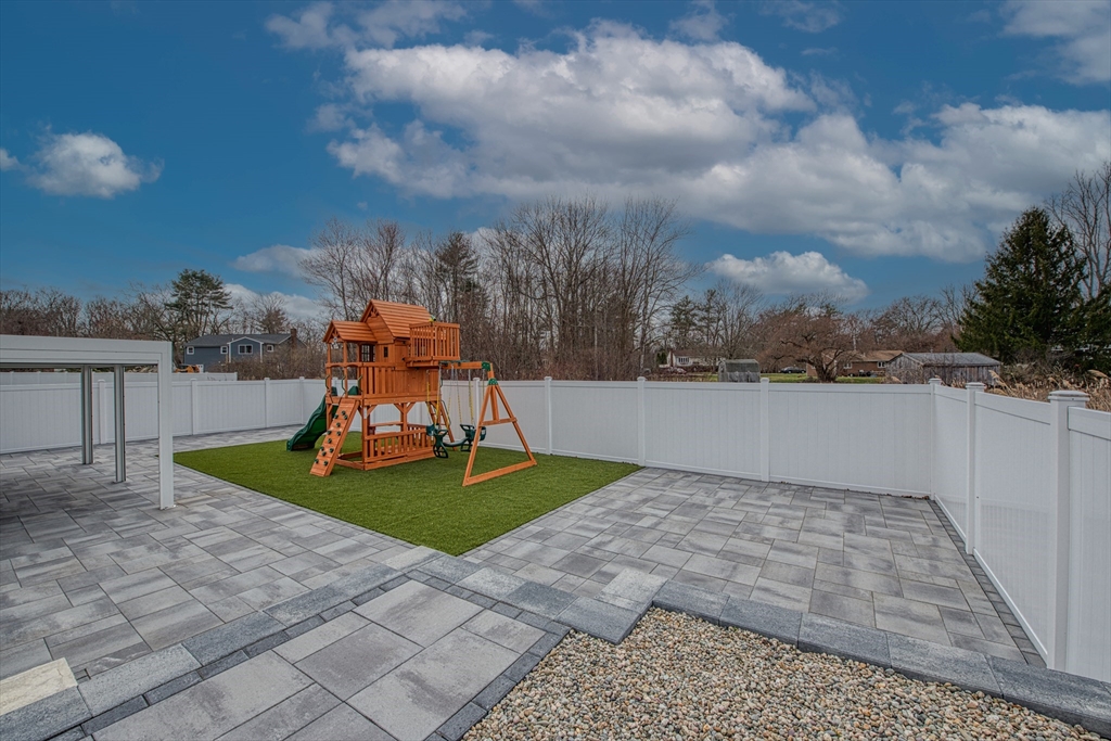 35 Metacomet Road, Unit 35 West Bridgewater, MA 02379 - Photo 9 of 42