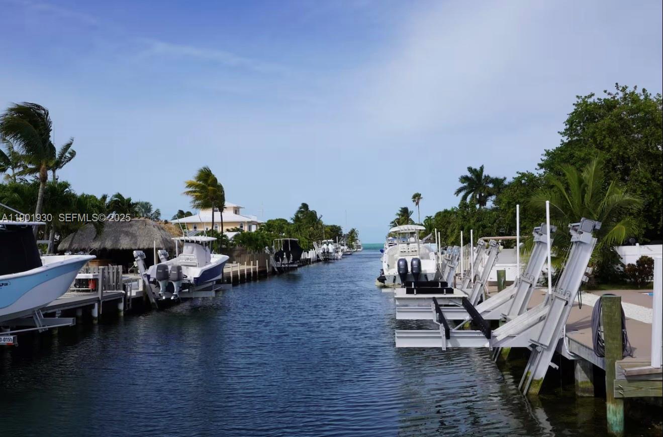 2133 Yellowtail Avenue Marathon, FL 33050 - Photo 2 of 24