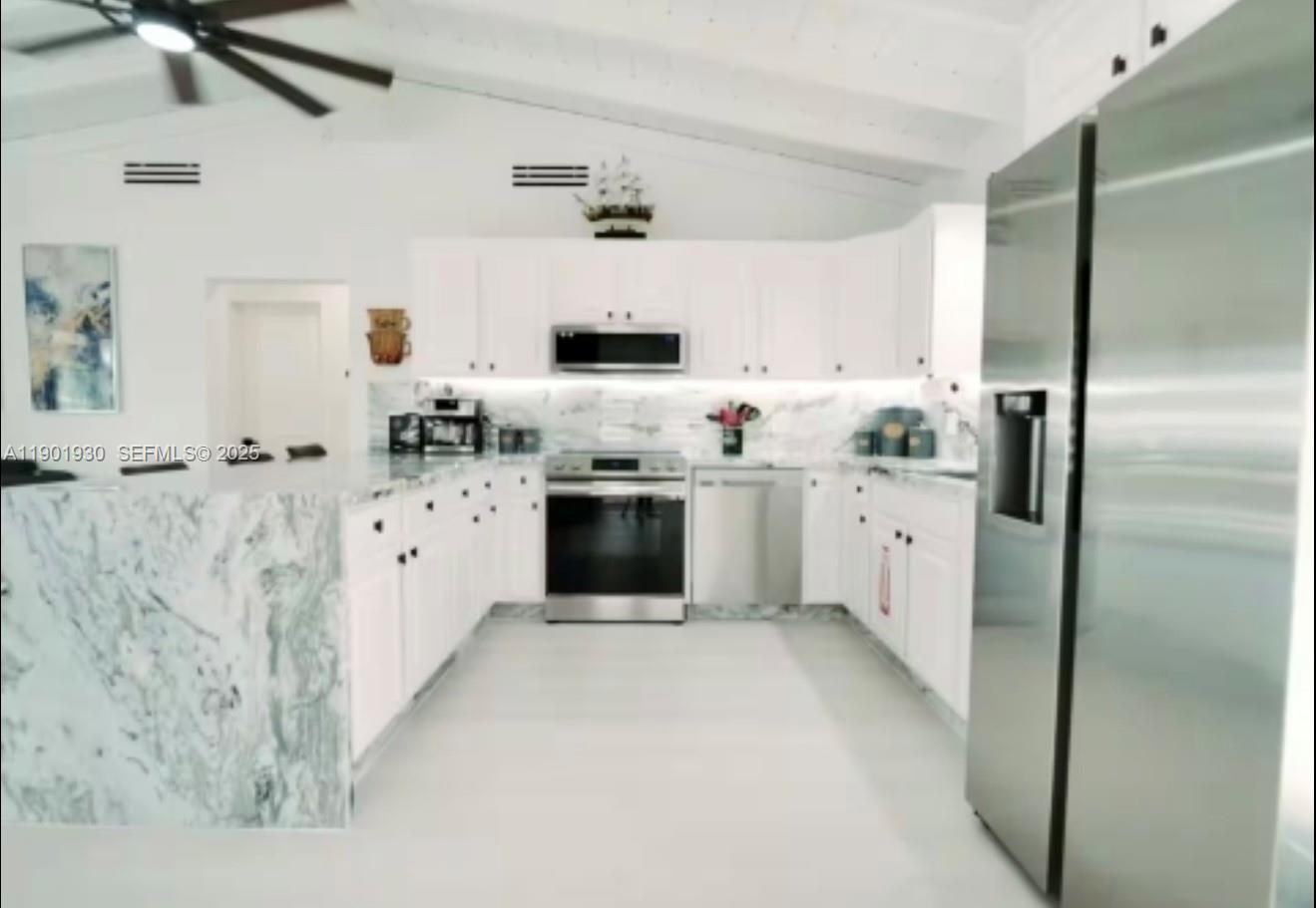 2133 Yellowtail Avenue Marathon, FL 33050 - Photo 4 of 24