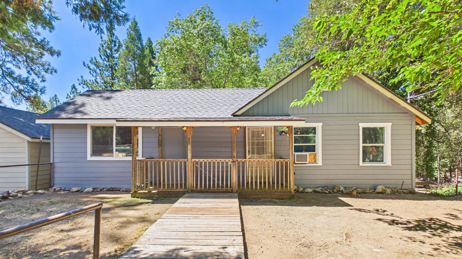 735 Ridge Road Mokelumne Hill, CA 95245 - Photo 6 of 24 Front of main house