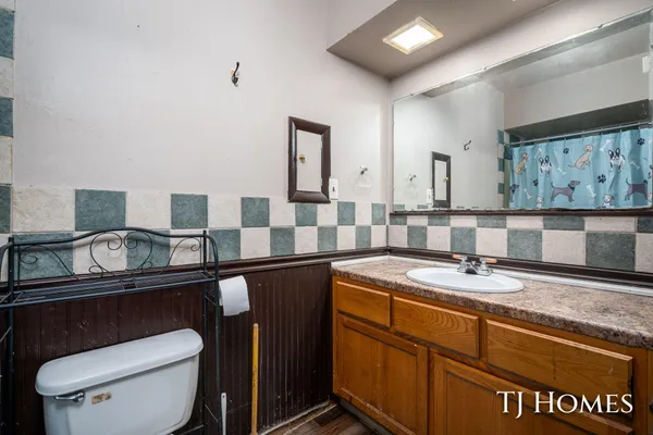 $159,900 | 1967 Francis Avenue Southeast, Grand Rapids, MI 49507