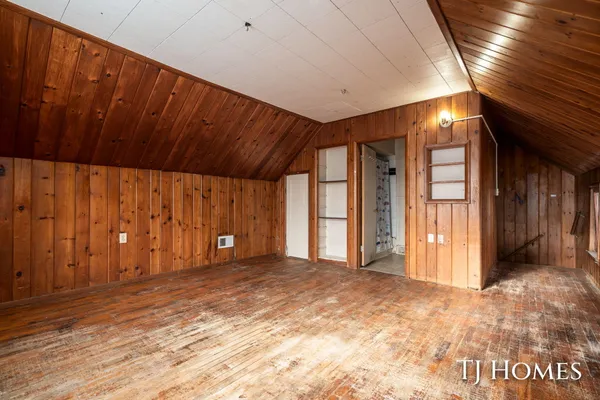 $159,900 | 1967 Francis Avenue Southeast, Grand Rapids, MI 49507