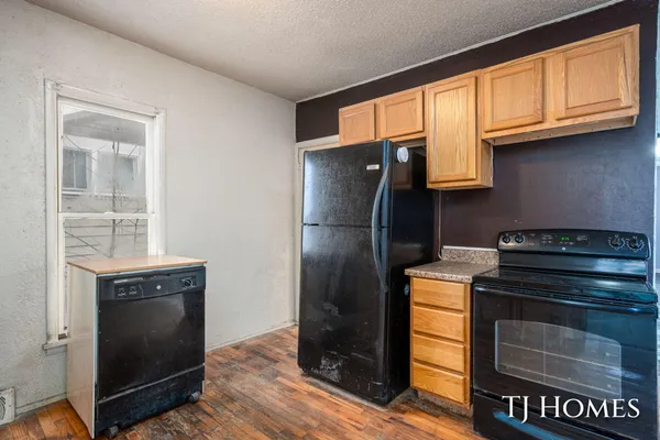 $159,900 | 1967 Francis Avenue Southeast, Grand Rapids, MI 49507