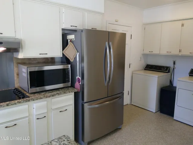 $279,500 | 6 Morningside Drive, Indianola, MS 38751