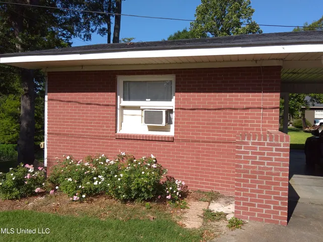 $279,500 | 6 Morningside Drive, Indianola, MS 38751