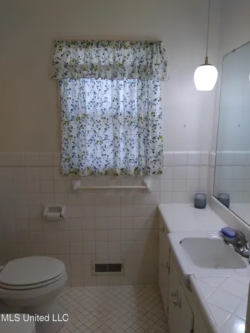 $279,500 | 6 Morningside Drive, Indianola, MS 38751