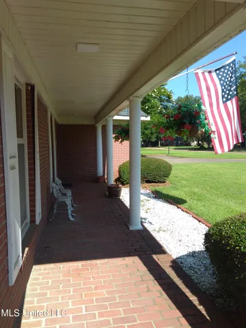 $279,500 | 6 Morningside Drive, Indianola, MS 38751
