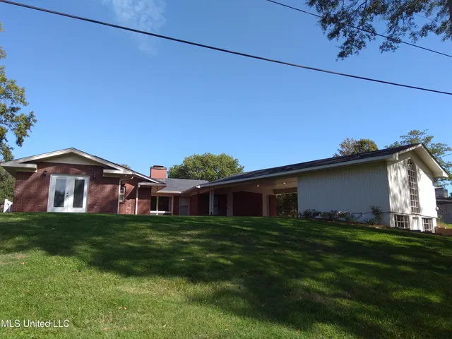 $279,500 | 6 Morningside Drive, Indianola, MS 38751