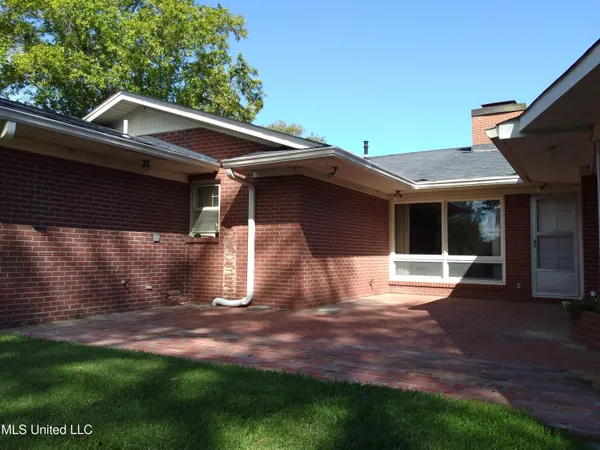 $279,500 | 6 Morningside Drive, Indianola, MS 38751