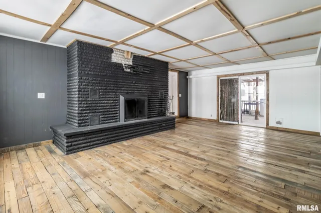 $129,900 | 109 Knox Road 800 North, Galesburg, IL 61401